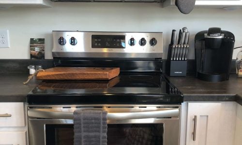 Tiny Home Stays 191 microwave oven and electric cooking range